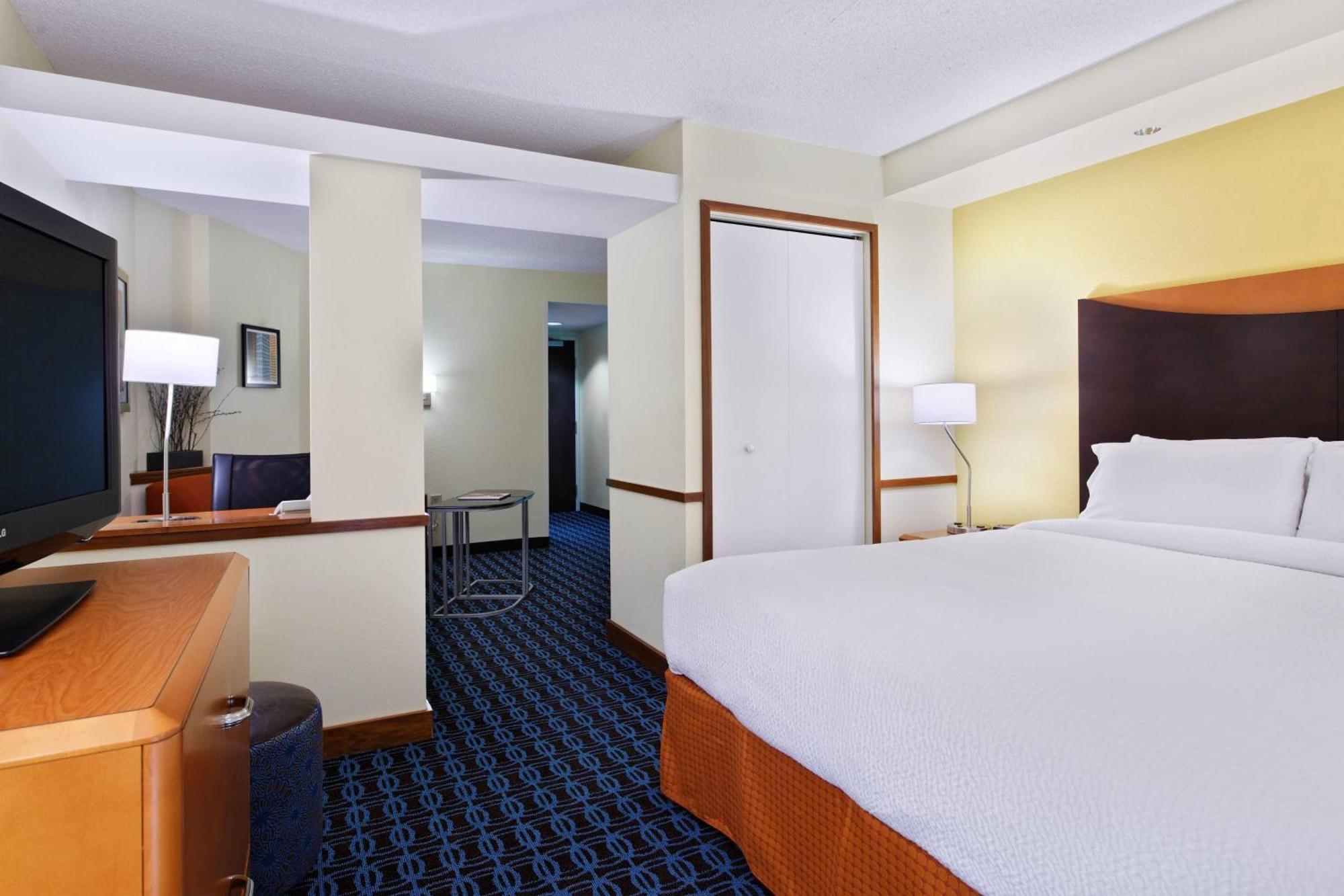 Fairfield Inn & Suites Charlotte Arrowood Kültér fotó